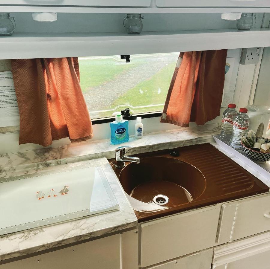 Cosy Caravan At Carrigeen Glamping Hotel Kilkenny Exterior photo