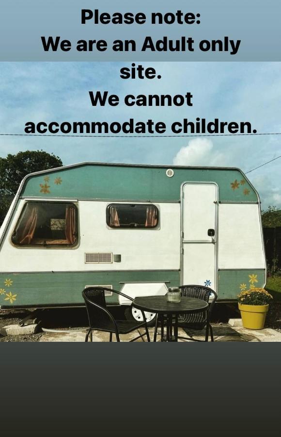Cosy Caravan At Carrigeen Glamping Hotel Kilkenny Exterior photo